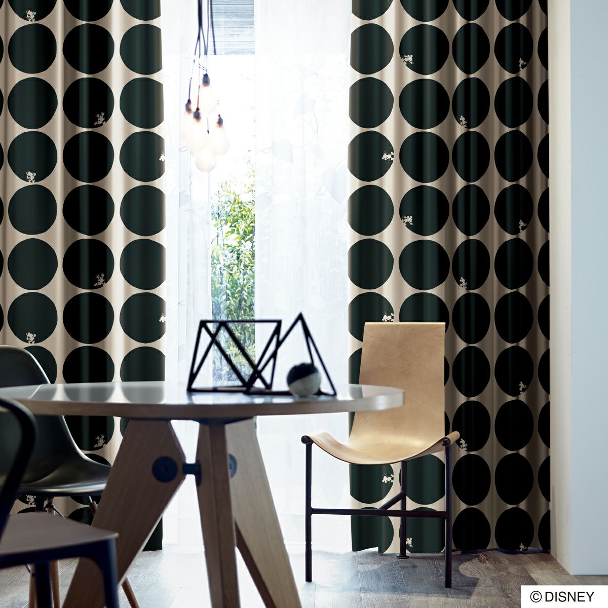 ディズニーカーテン 2級遮光カーテン スコープ[ミッキー]（D-1196