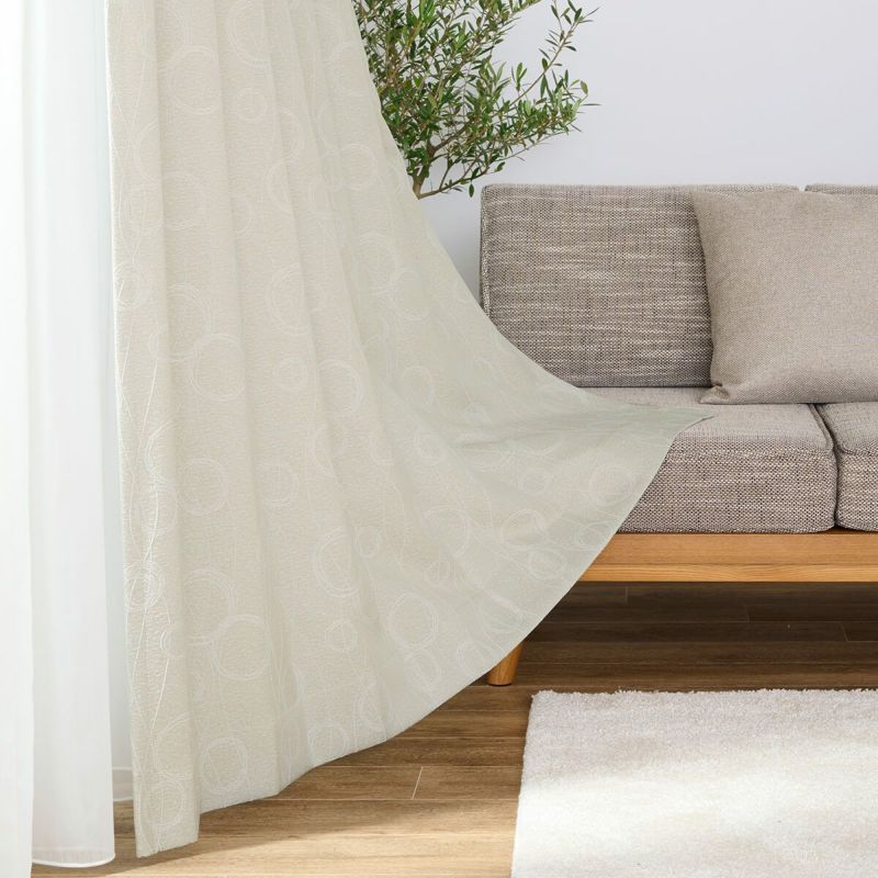 ナチュラルな雰囲気のサークル柄がおしゃれな3級遮光防炎カーテン